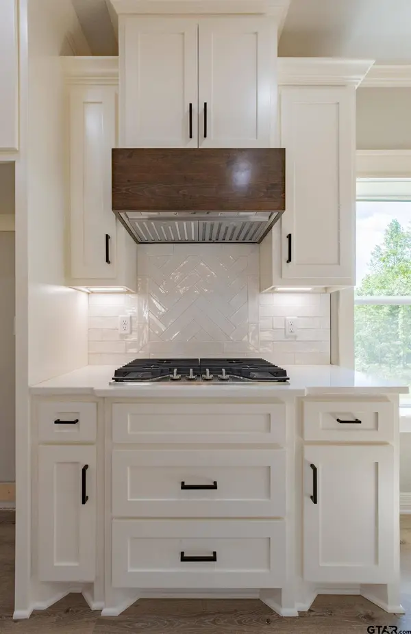 14835 Fallow Ln, Lindale, TX 75706