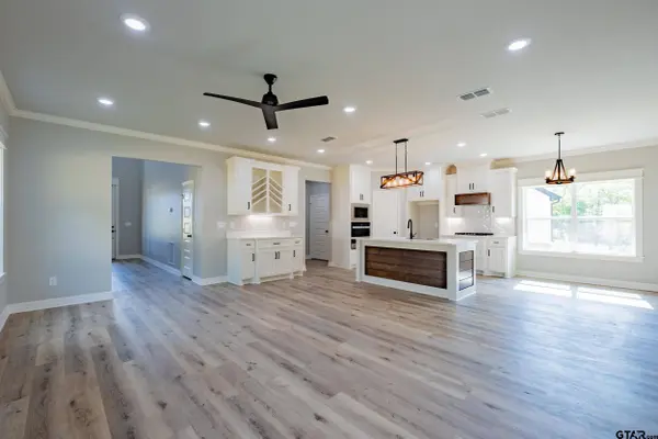 14835 Fallow Ln, Lindale, TX 75706