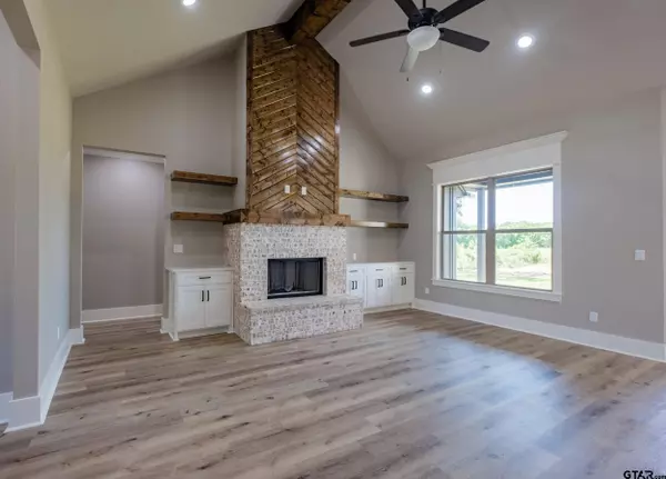 15122 High Country Acres, Lindale, TX 75706