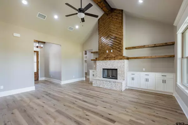 15122 High Country Acres, Lindale, TX 75706