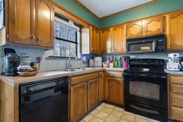 1106 Brad Cir, Lindale, TX 75771