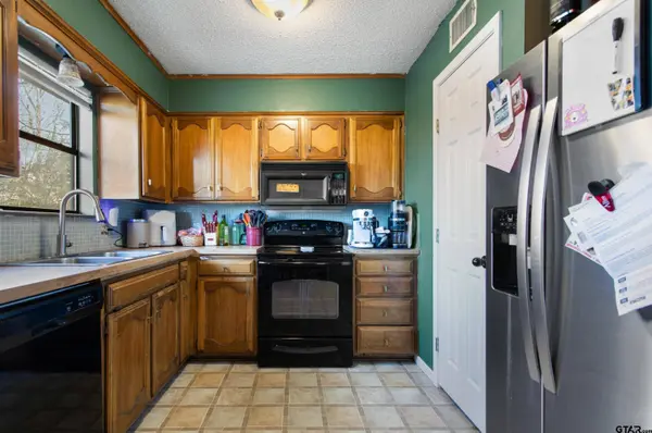 1106 Brad Cir, Lindale, TX 75771