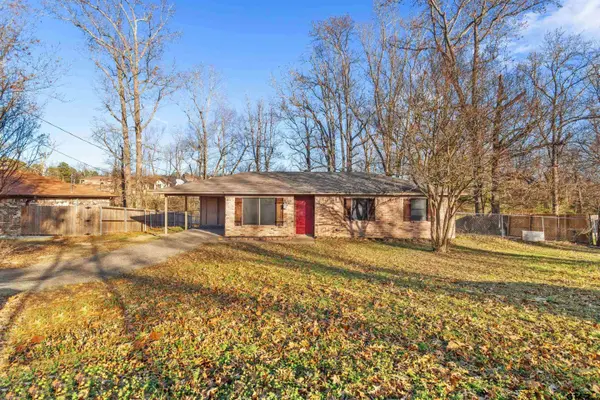 1106 Brad Cir, Lindale, TX 75771