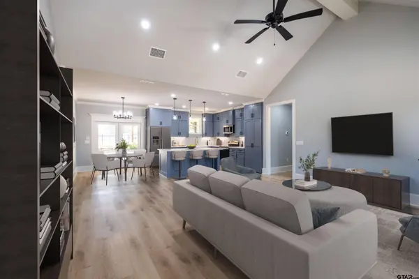 1003 Karen Dr, Lindale, TX 75771