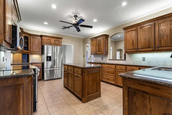 16551 Fox Run Ln, Lindale, TX 75771