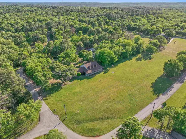 16511 Fox Run Lane, Lindale, TX 75771