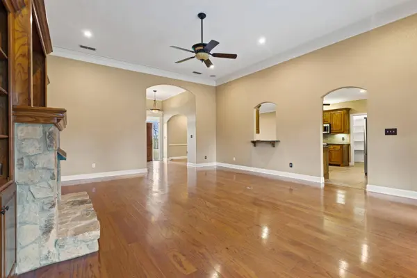 16511 Fox Run Lane, Lindale, TX 75771