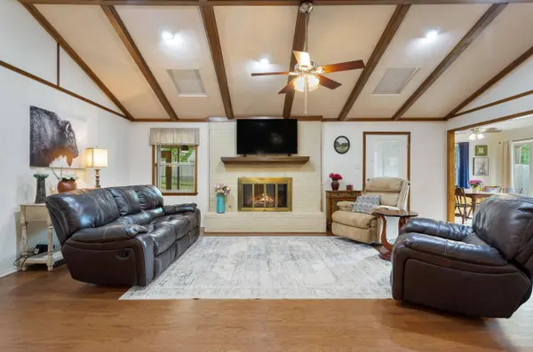 516 Ruthlynn Dr, Longview, TX 75605