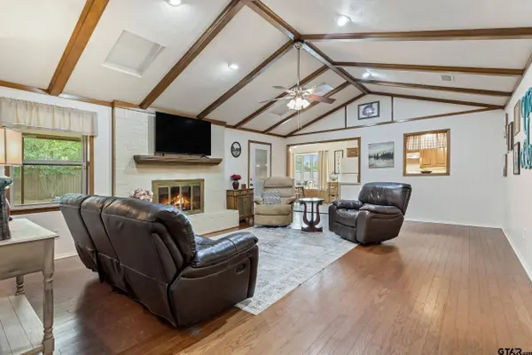 516 Ruthlynn Dr, Longview, TX 75605