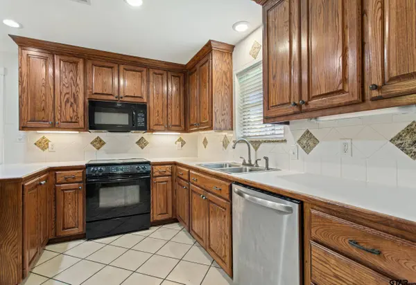 3303 Shenandoah Dr, Tyler, TX 75701