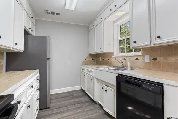 2226/2228 Aberdeen Dr, Tyler, TX 75703