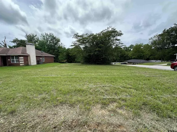 1610 N Hill, Tyler, TX 75702
