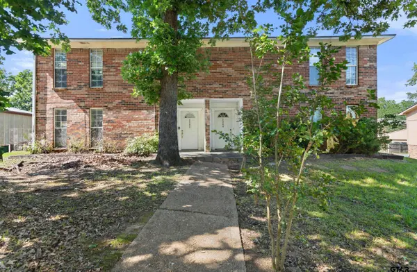 2302/2304 Aberdeen Dr, Tyler, TX 75703