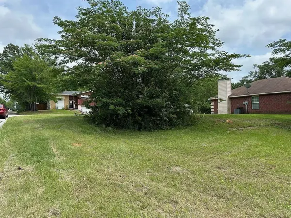 1610 N Hill, Tyler, TX 75702