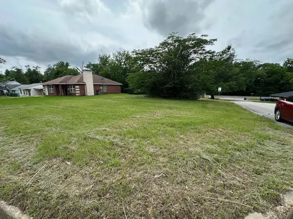 1610 N Hill, Tyler, TX 75702