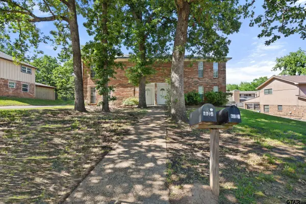 2302/2304 Aberdeen Dr, Tyler, TX 75703