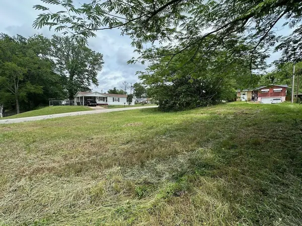 1610 N Hill, Tyler, TX 75702