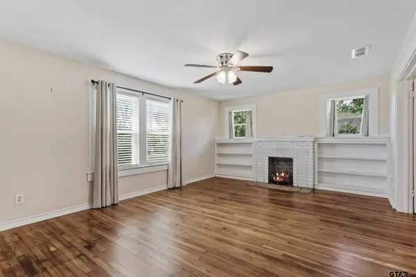 310 N Line St, Mineola, TX 75773