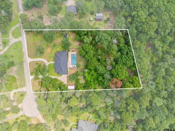 17681 Huckleberry Cir, Lindale, TX 75771