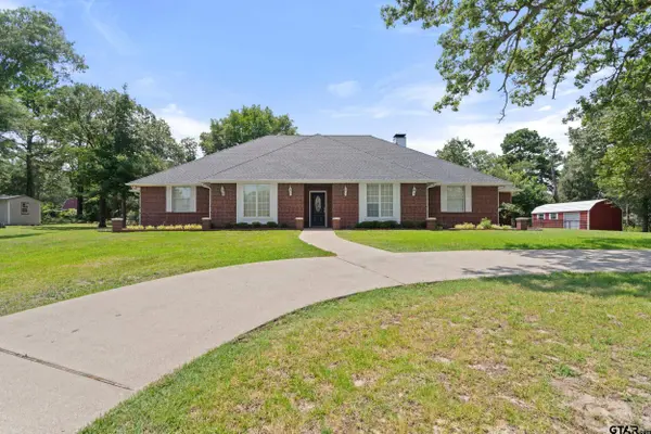 17681 Huckleberry Cir, Lindale, TX 75771