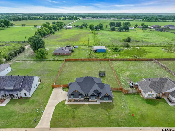 12457 Maplewood Drive, Lindale, TX 75771