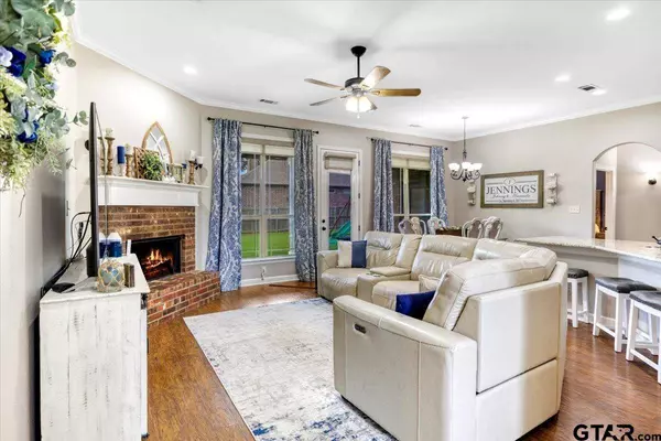 23031 Red Azalea, Lindale, TX 75771