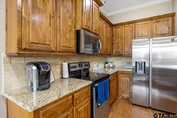 23031 Red Azalea, Lindale, TX 75771