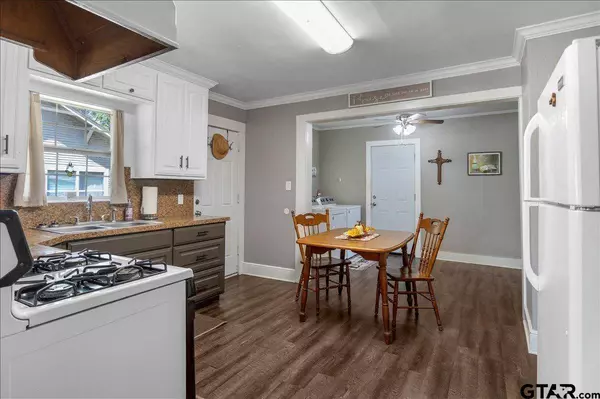 218 W Buchanan, Mineola, TX 75773