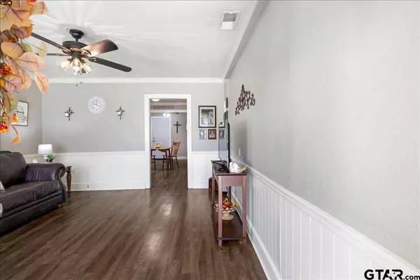 218 W Buchanan, Mineola, TX 75773