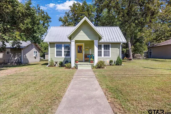 218 W Buchanan, Mineola, TX 75773