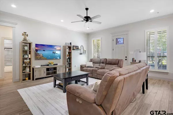 24012 Wildflower Circle, Lindale, TX 75771