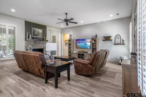 24012 Wildflower Circle, Lindale, TX 75771