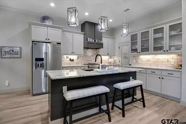 24012 Wildflower Circle, Lindale, TX 75771