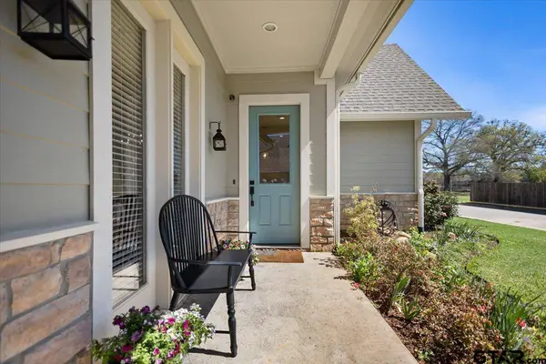 14621 Twin Pine Lane, Lindale, TX 75771