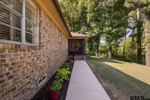 2855 County Road 1310, Rusk, TX 75785