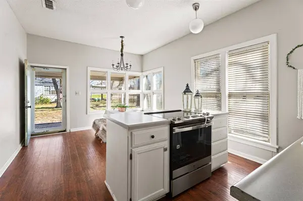 400 N Line Street, Mineola, TX 75773