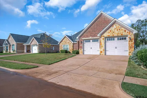 725 White Bear Trail, Lindale, TX 75771