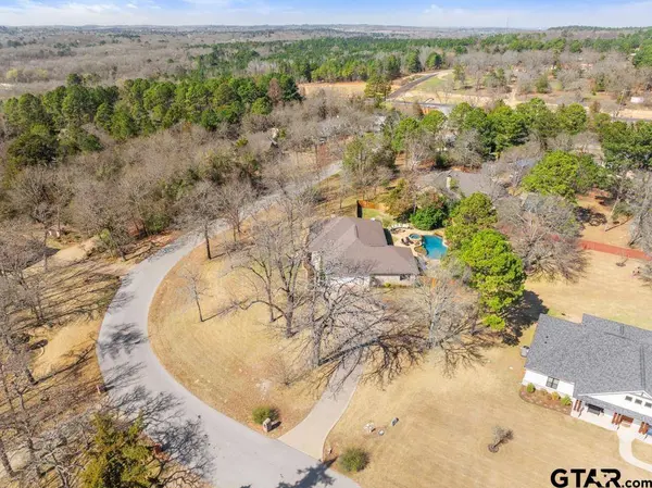 16687 Meadow Crest, Lindale, TX 75771
