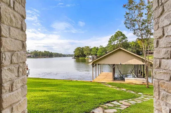 521 Hideaway Lane Central Lane, Hideaway, TX 75771
