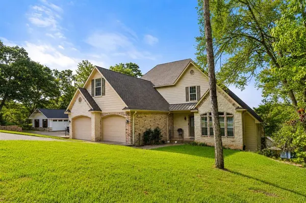 521 Hideaway Lane Central Lane, Hideaway, TX 75771