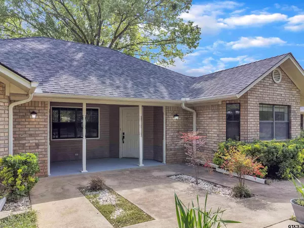 105 Lindsey Brook LN, Longview, TX 75605