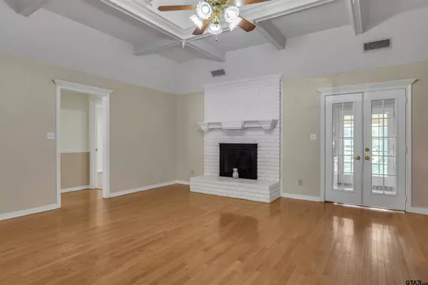 105 Lindsey Brook LN, Longview, TX 75605