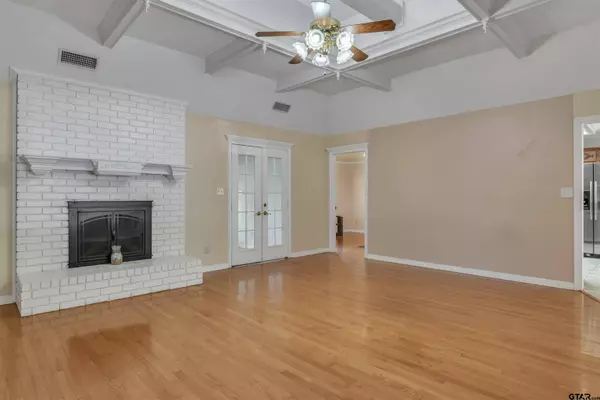 105 Lindsey Brook LN, Longview, TX 75605