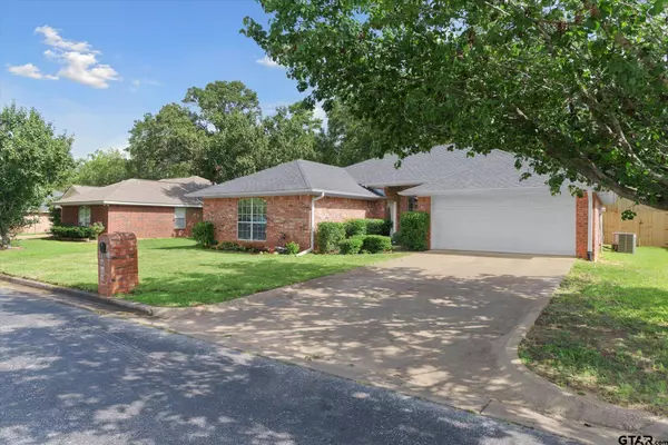 222 Amanda Court, Whitehouse, TX 75791