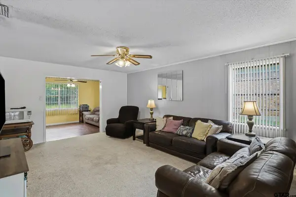 3021 Williamsburg Dr., Tyler, TX 75701