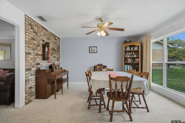 3021 Williamsburg Dr., Tyler, TX 75701