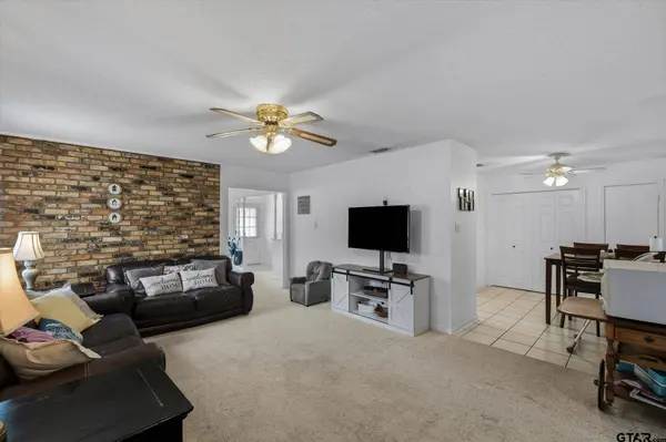 3021 Williamsburg Dr., Tyler, TX 75701