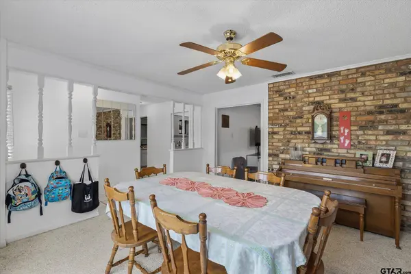 3021 Williamsburg Dr., Tyler, TX 75701