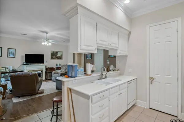 2426 Homestead Lane, Tyler, TX 75701