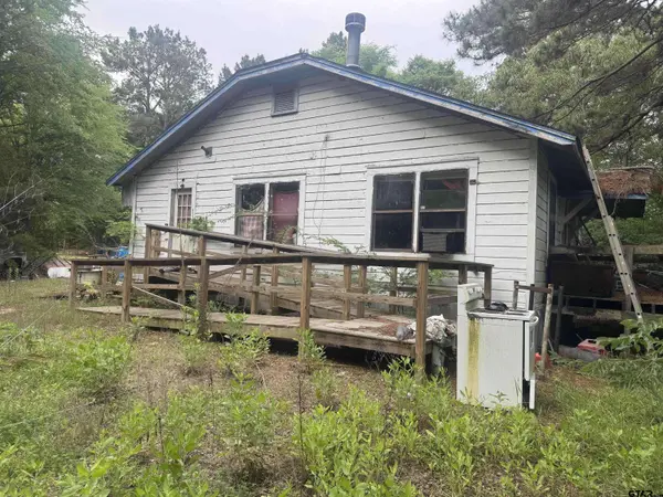1307 County Line Rd., Troup, TX 75789